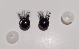 Bezpečnostní oči 18mm 3D hnědé s řasami  - 2ks