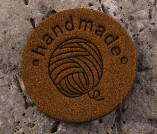 HAND MADE klubko ø25mm skořicová 